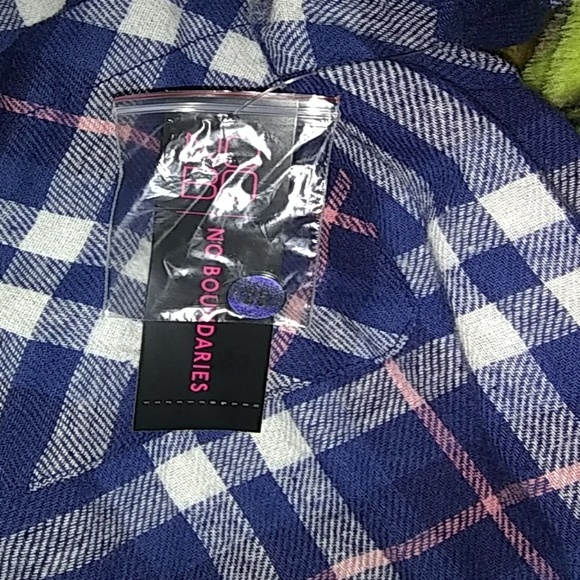 Womens flannel - Picture 3 of 3